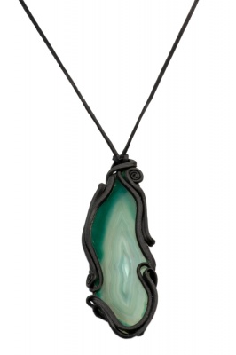 Artisan swirly pendant with green agate